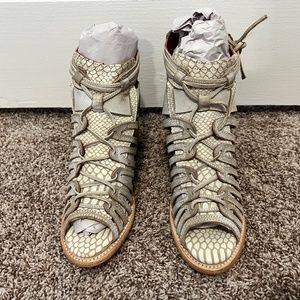 Brand New Freebird by Steven Wazee Size 8